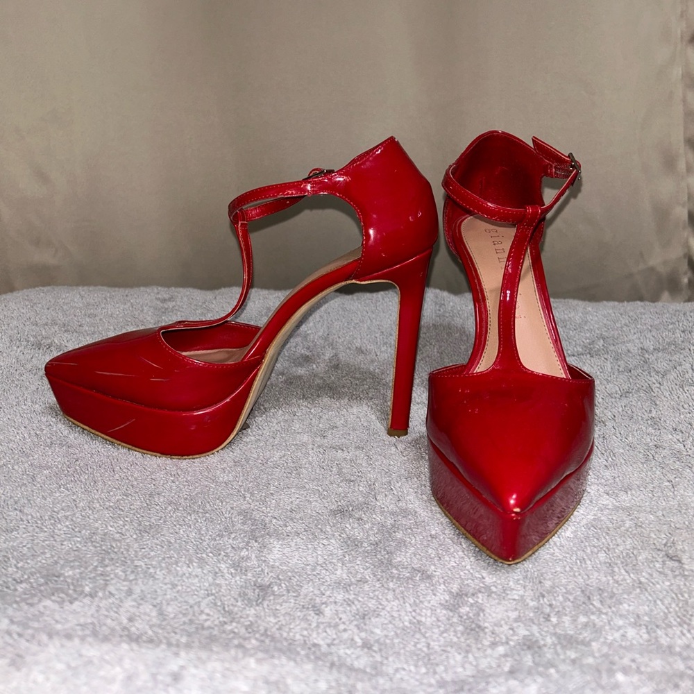 Gianni Bini Platform Pointed Toe Red Gloss
